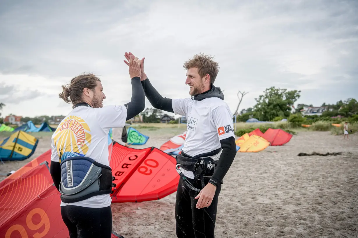 Alex Highfive med surfer